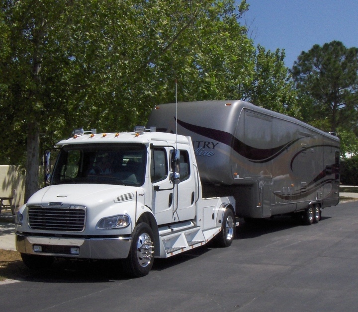 5th Wheel and Tow Vehicle