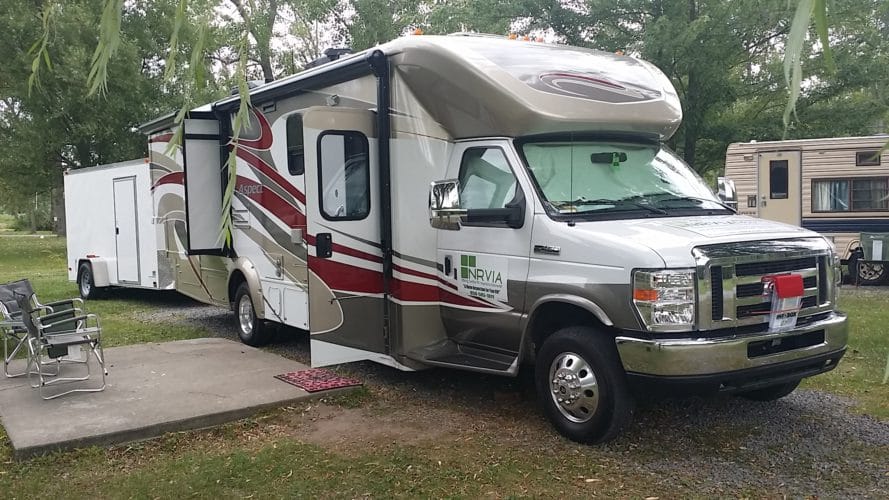 Full Time RV Living: Buying a 5th Wheel or a Motorized RV!