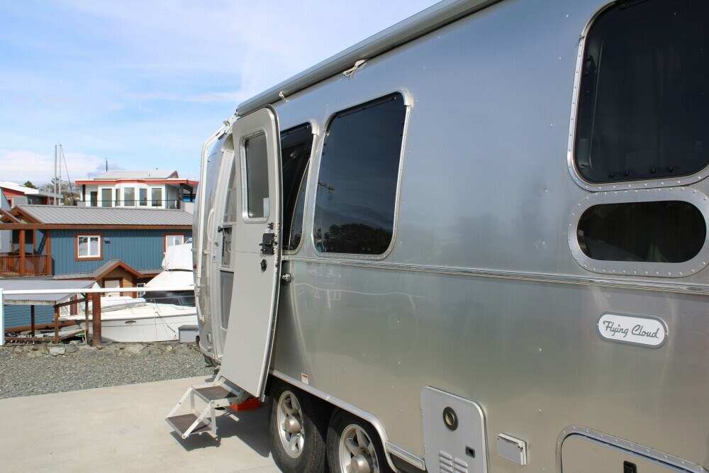 Airstream Flying Cloud